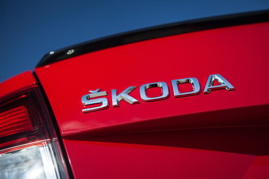 Логотип Skoda Rapid Monte Carlo 2017 года  (WW) (фото 31 из 42)
